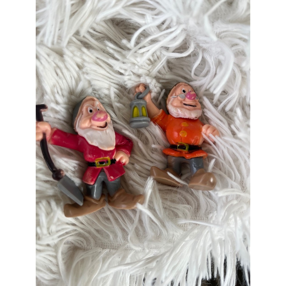 Disney Snow White Seven‎ Dwarfs Doc Happy PVC Figures Vintage Toppers 2pc Set